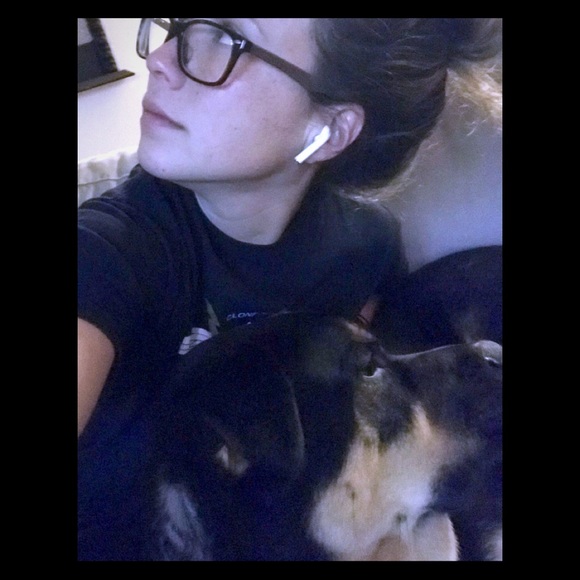 Meet your Posher, Laura - Picture 1 of 1